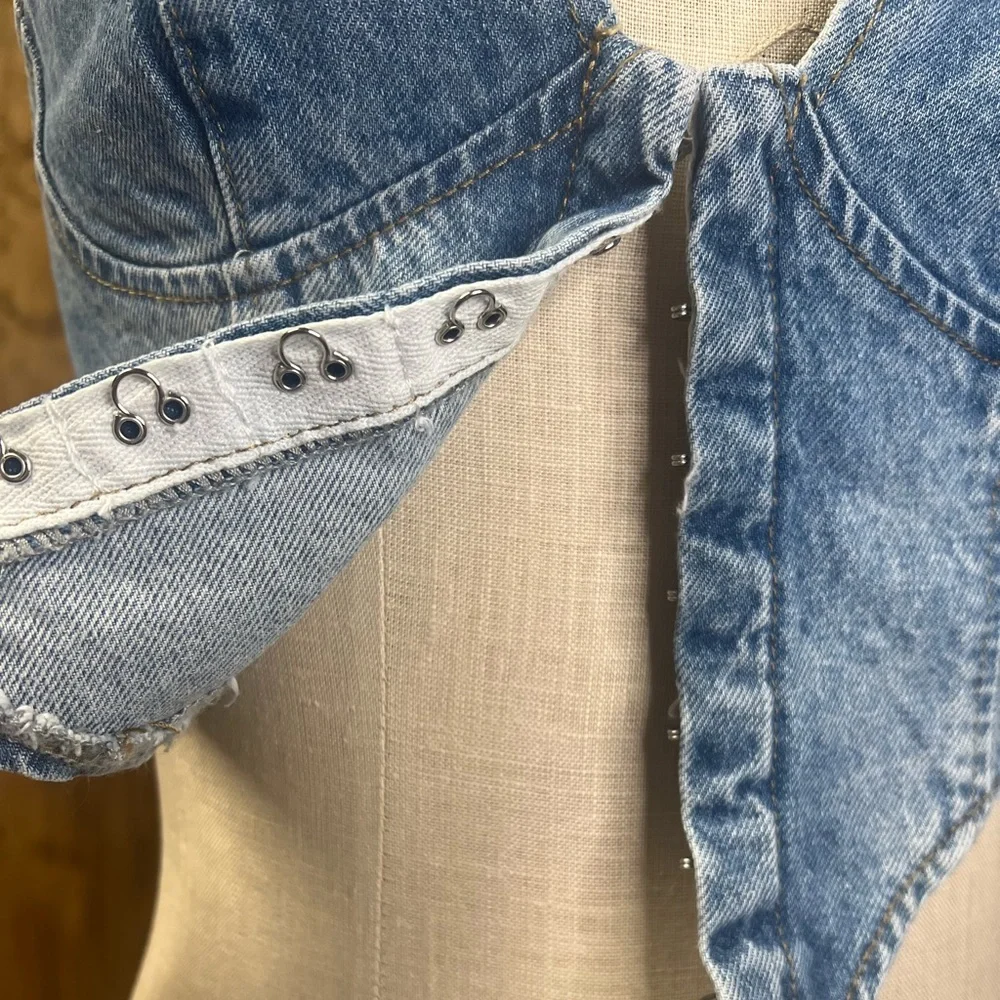 NWT Edikted Medium Denim Corset Cropped Halter Top - Picture 3 of 8
